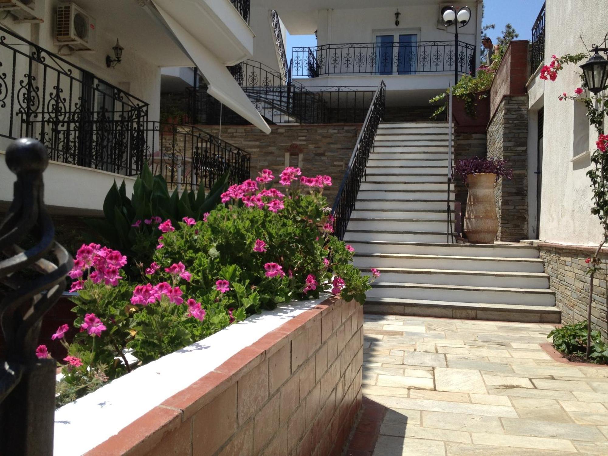 Lazaridis Luxury Studios & Apartments Nea Roda Exterior foto